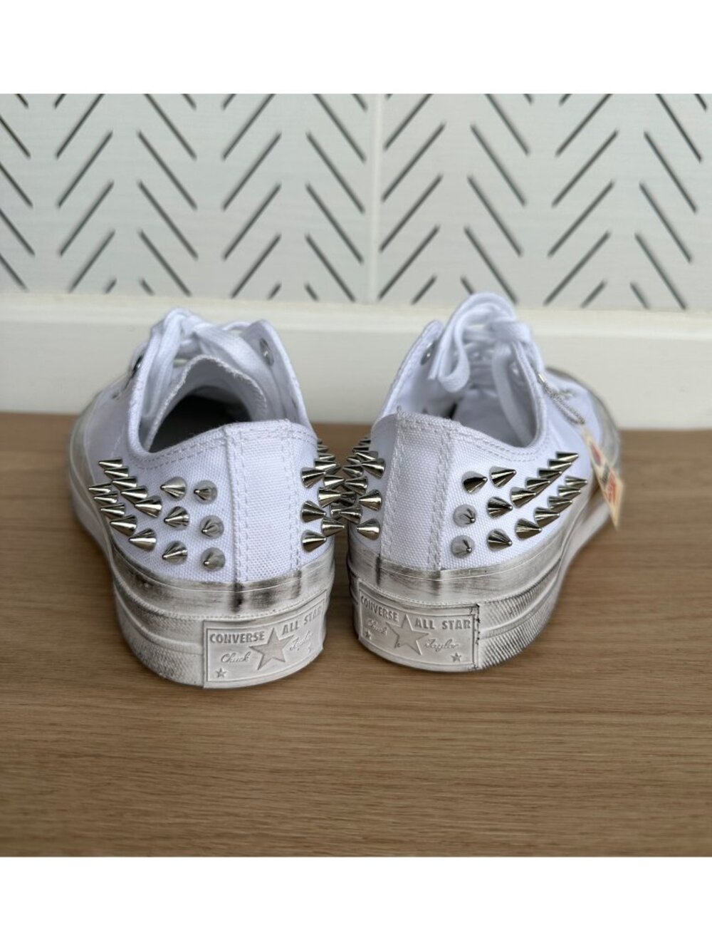 ⭐Converse Chuck 70 Studded Low 8.5 Women's White Canvas Sneakers Spiked A07208C
